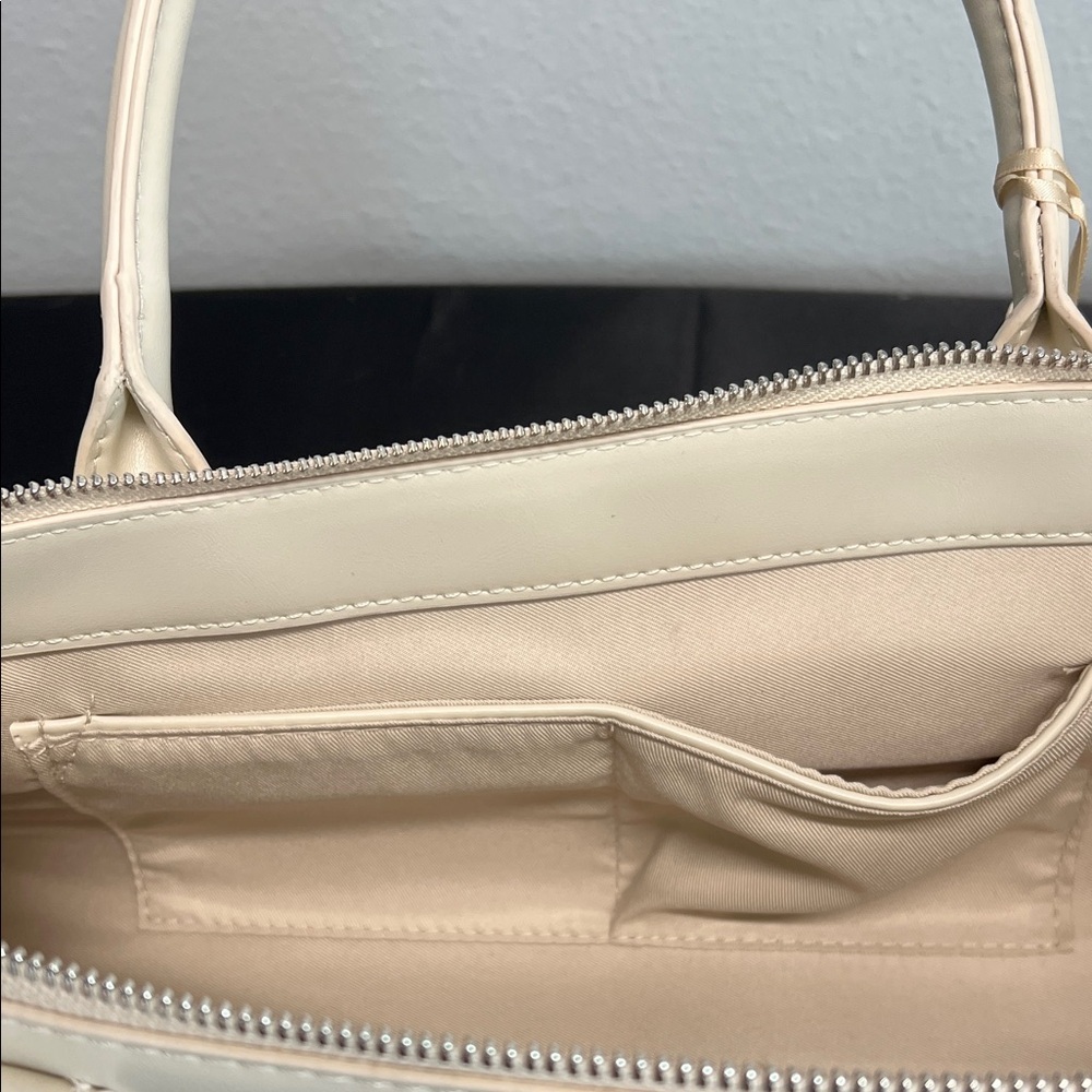 Rachel Zoe | Ivory Shoulder Bag w/ Boot Scarf - Picture 11 of 14